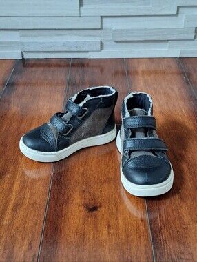 UGG Toddler Size 8 Black Gray Shearling Lined Leather Sneakers Boots EU 25